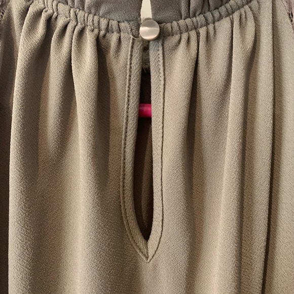 Brown top with lace sleeves - Picture 3 of 3